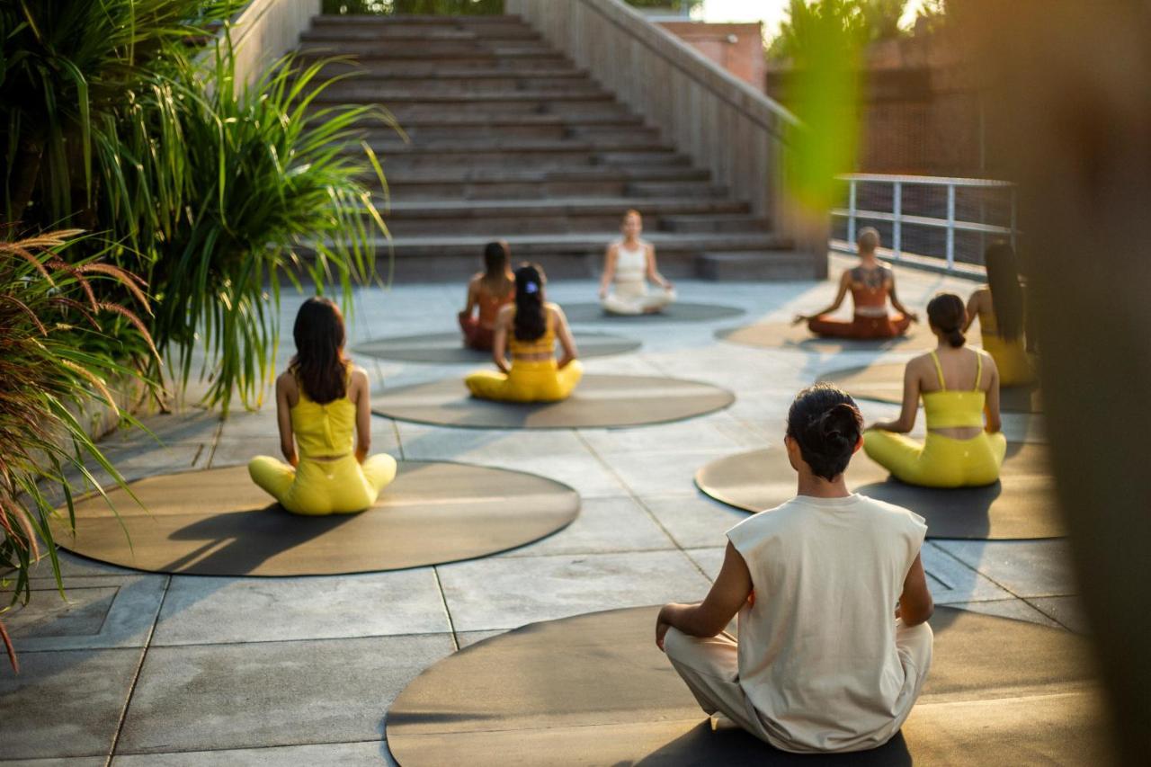 Potato Head Suites & Studios Seminyak Eksteriør bilde Meditation at the Bhakti Marga Foundation