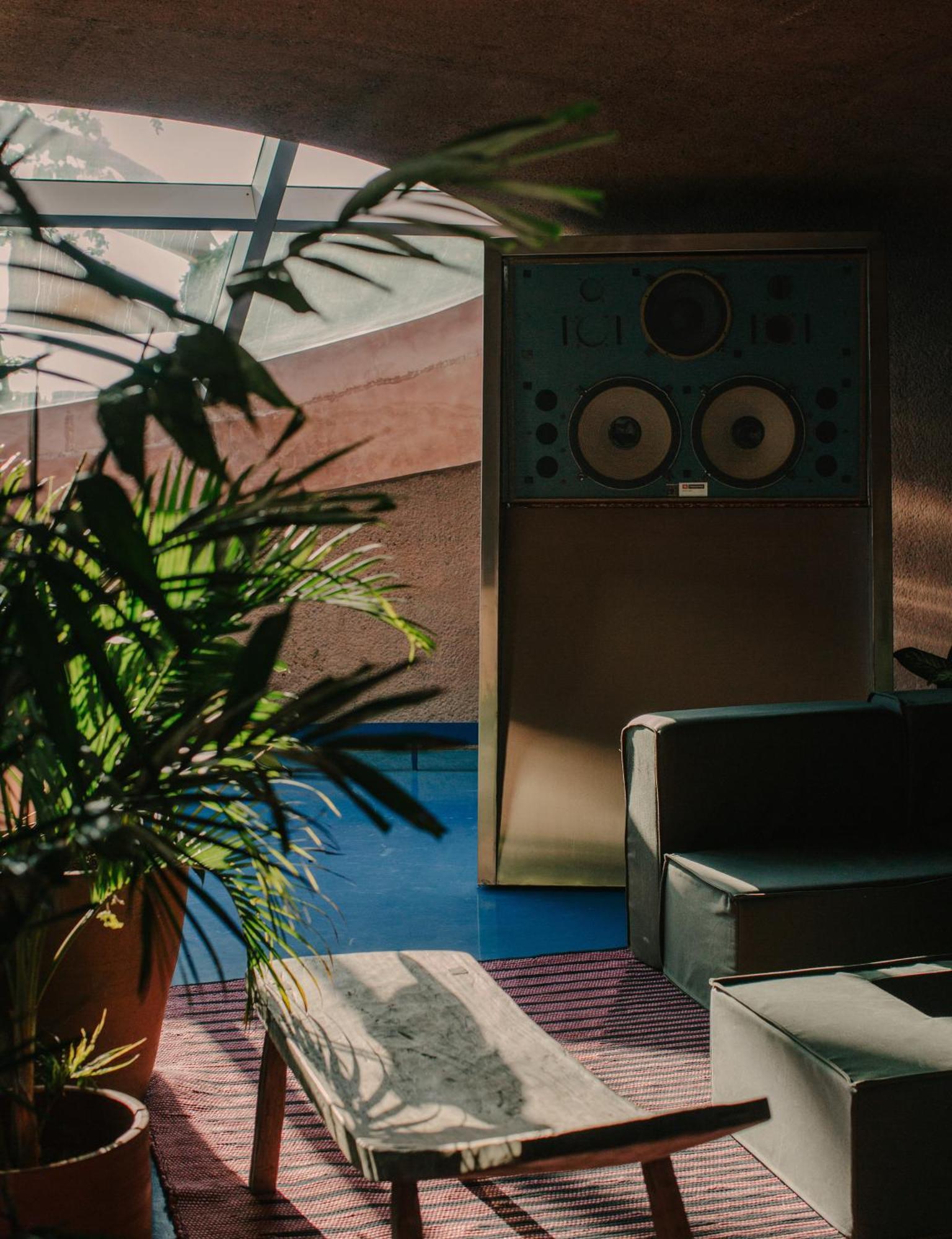Potato Head Suites & Studios Seminyak Eksteriør bilde The interior of the station