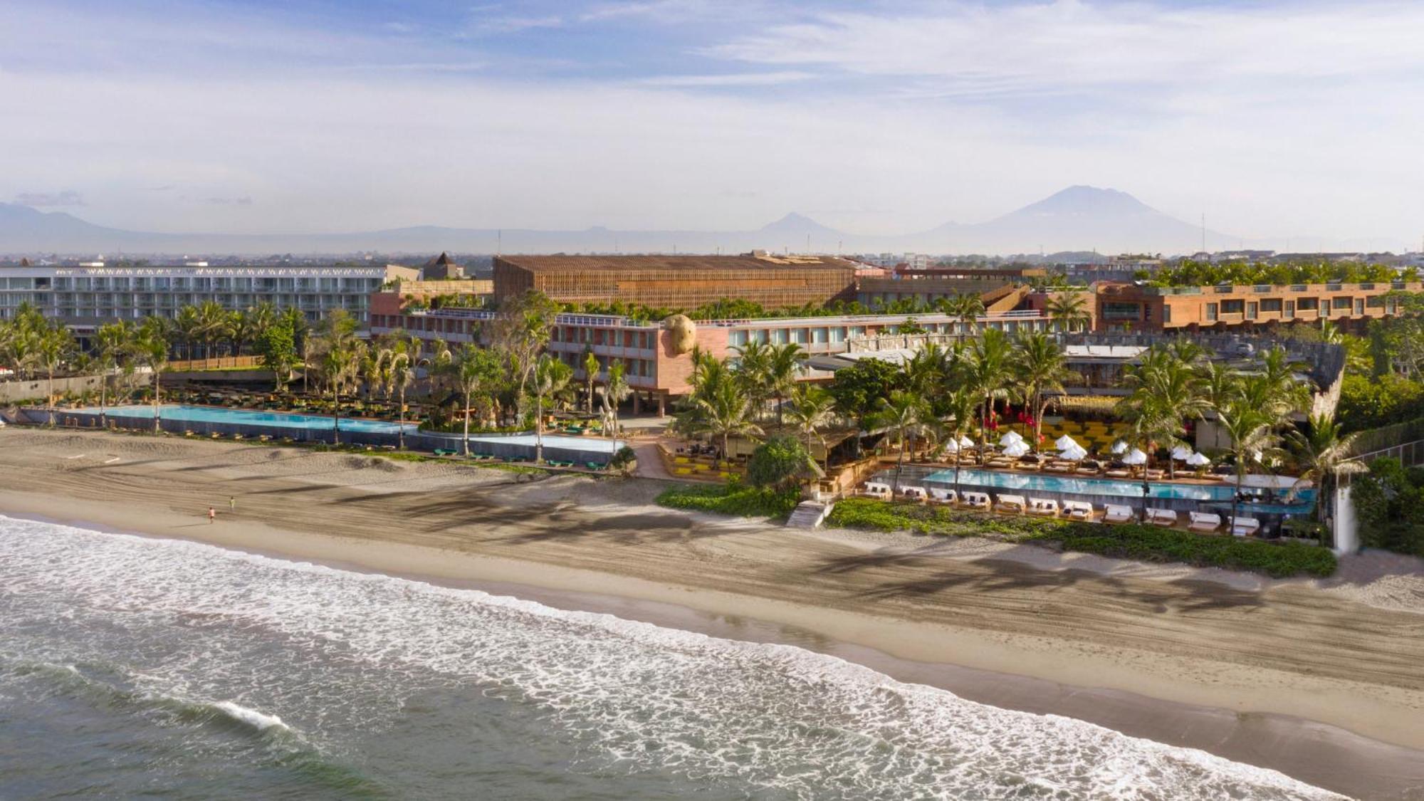 Potato Head Suites & Studios Seminyak Eksteriør bilde View of the beach